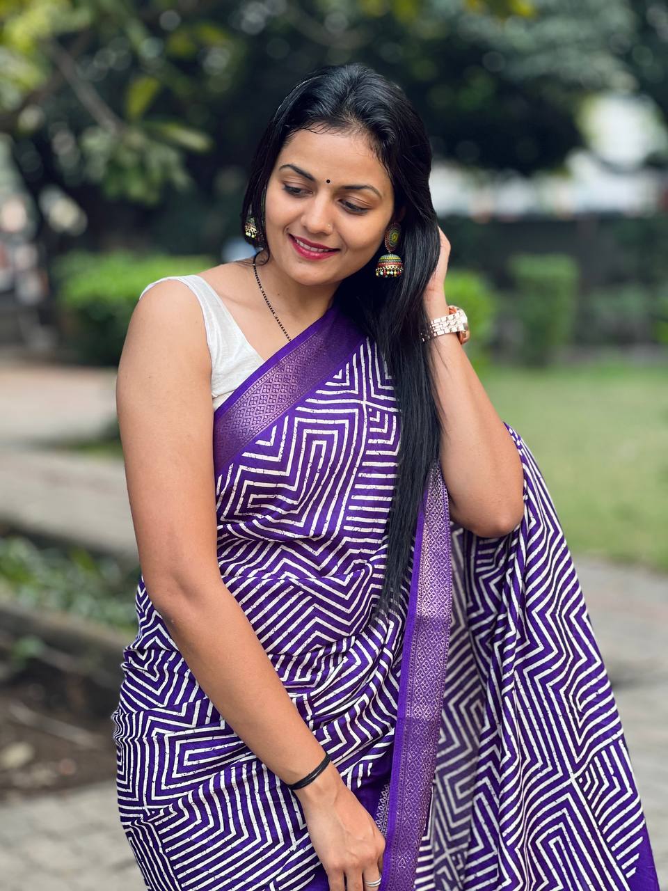 Beautiful Designer Battik Gola Silk Saree