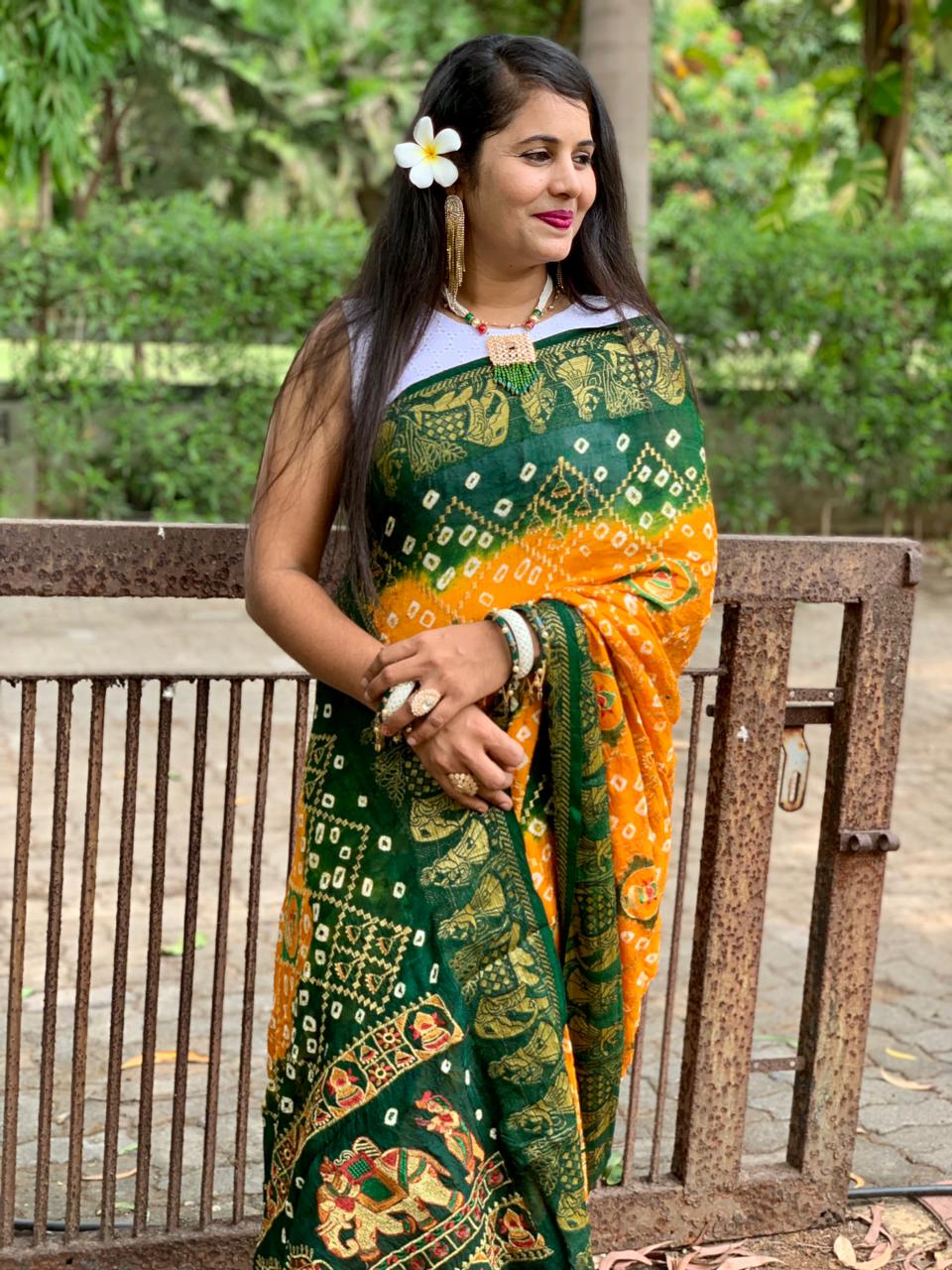 Beautiful Designer Pure Bandhej Panetar Ghantdi Work Saree