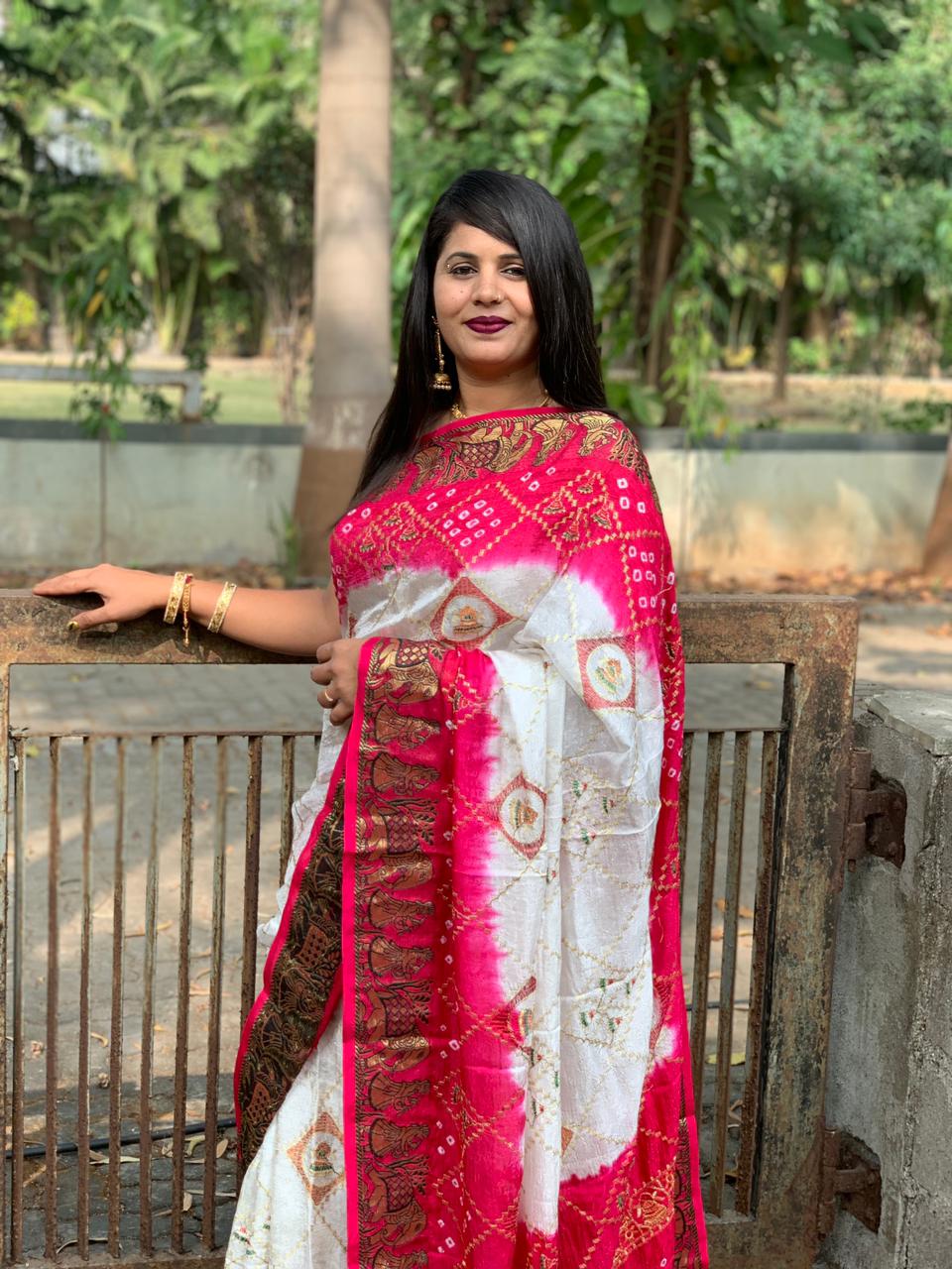 Beautiful Designer Pure Bandhej Panetar Ghantdi Work Saree