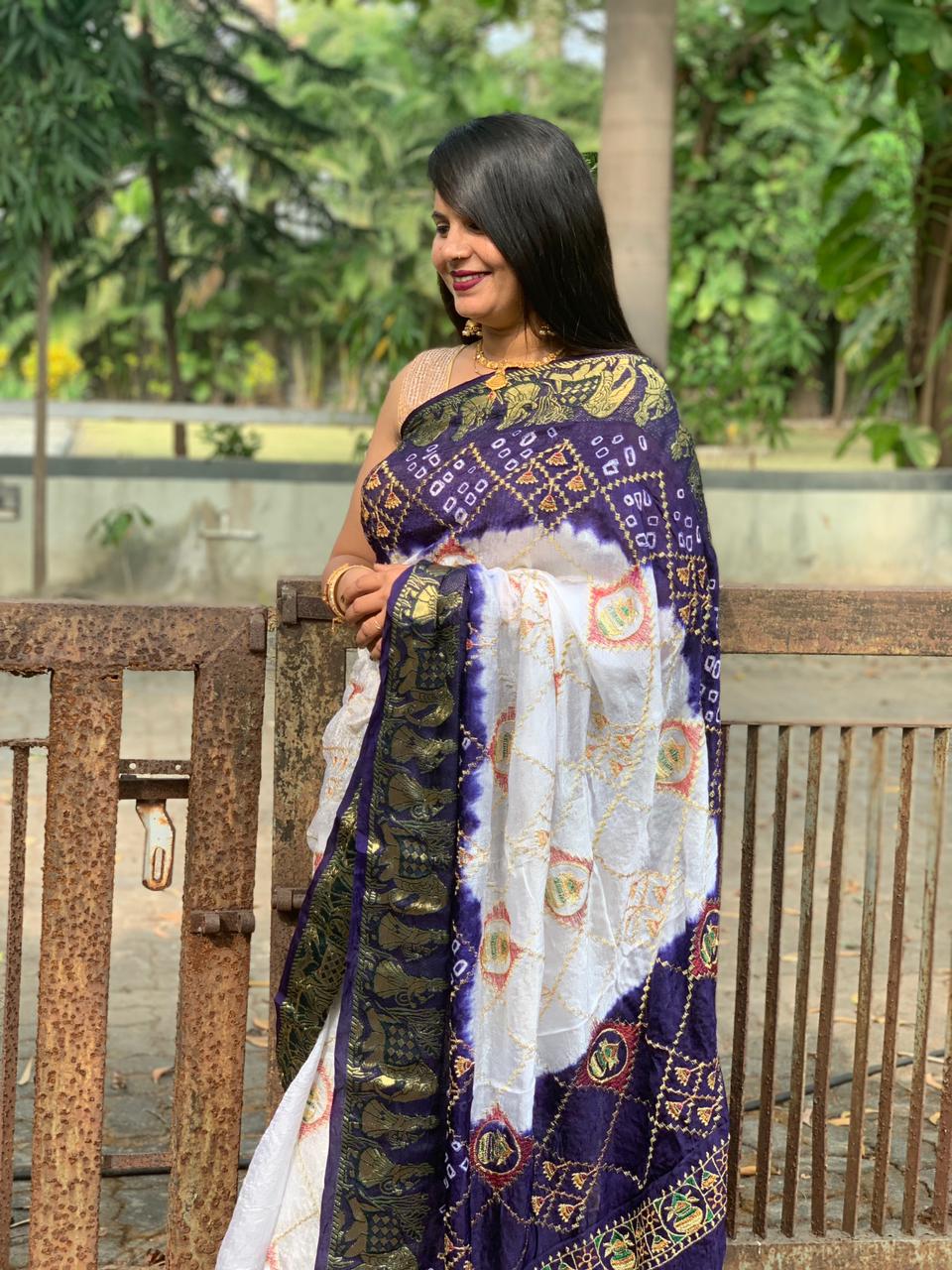 Beautiful Designer Pure Bandhej Panetar Ghantdi Work Saree