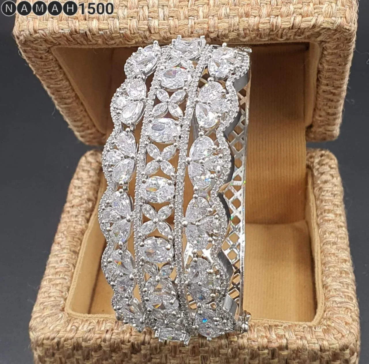 Beautiful American Diamond Antique Stone Bengal &amp; Bracelet Set