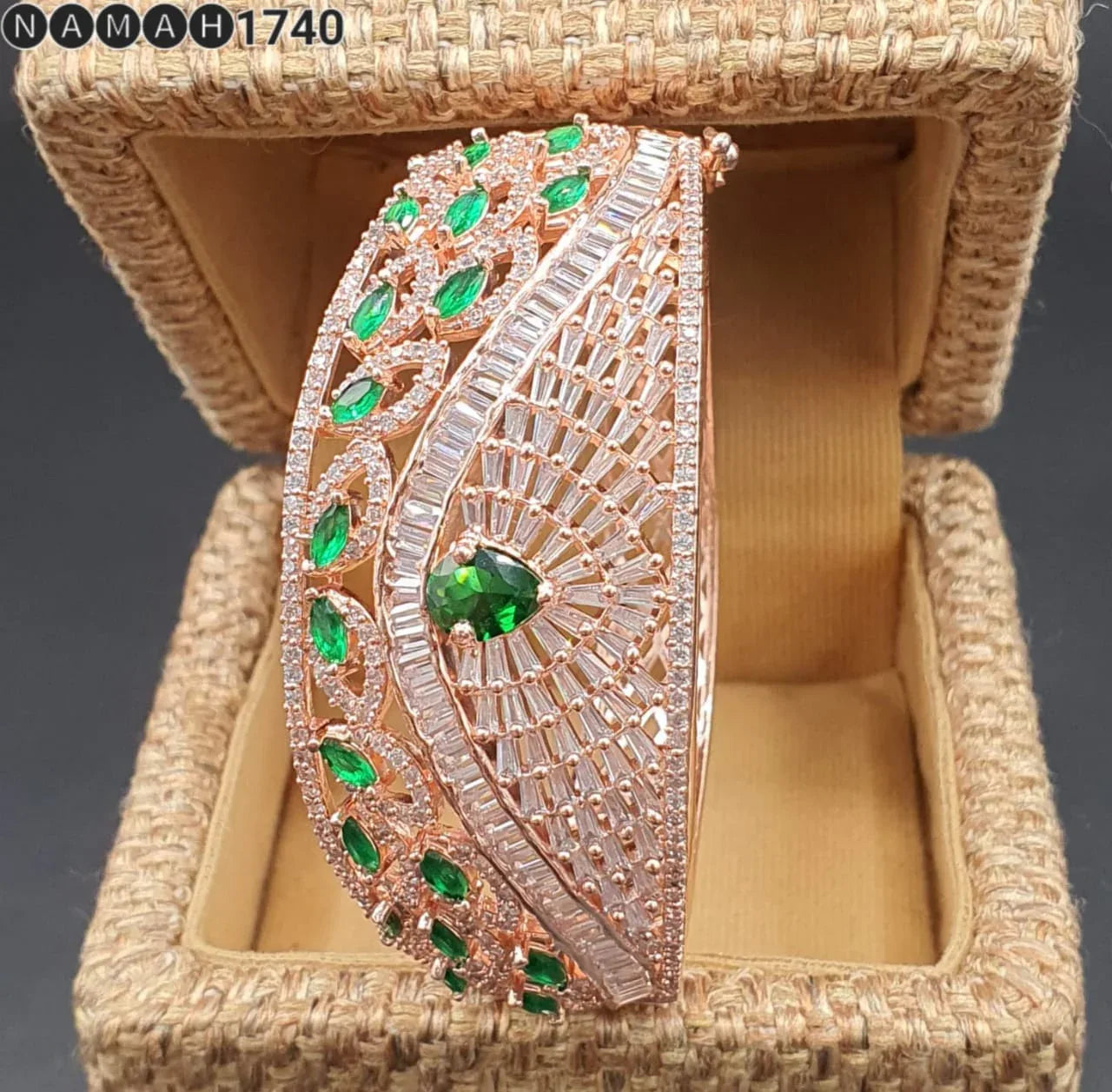 Beautiful American Diamond Antique Stone Bengal &amp; Bracelet Set
