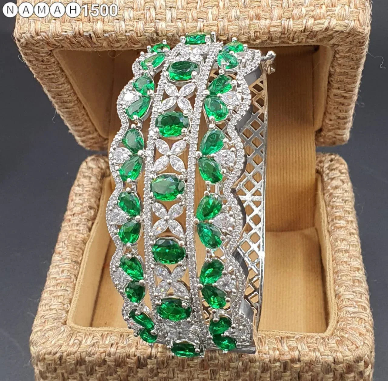 Beautiful American Diamond Antique Stone Bengal &amp; Bracelet Set