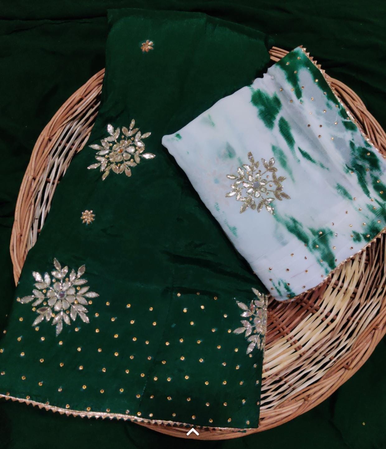 Beautiful Wedding Designer Shibori Batik Pure uppda Lehenga Chunni