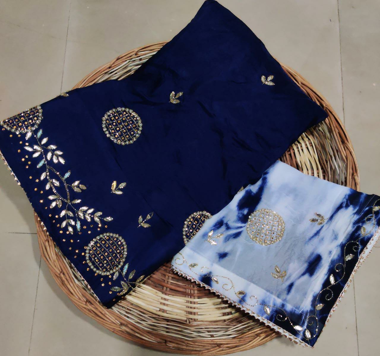 Beautiful Wedding Designer Shibori Batik Pure uppda Lehenga Chunni