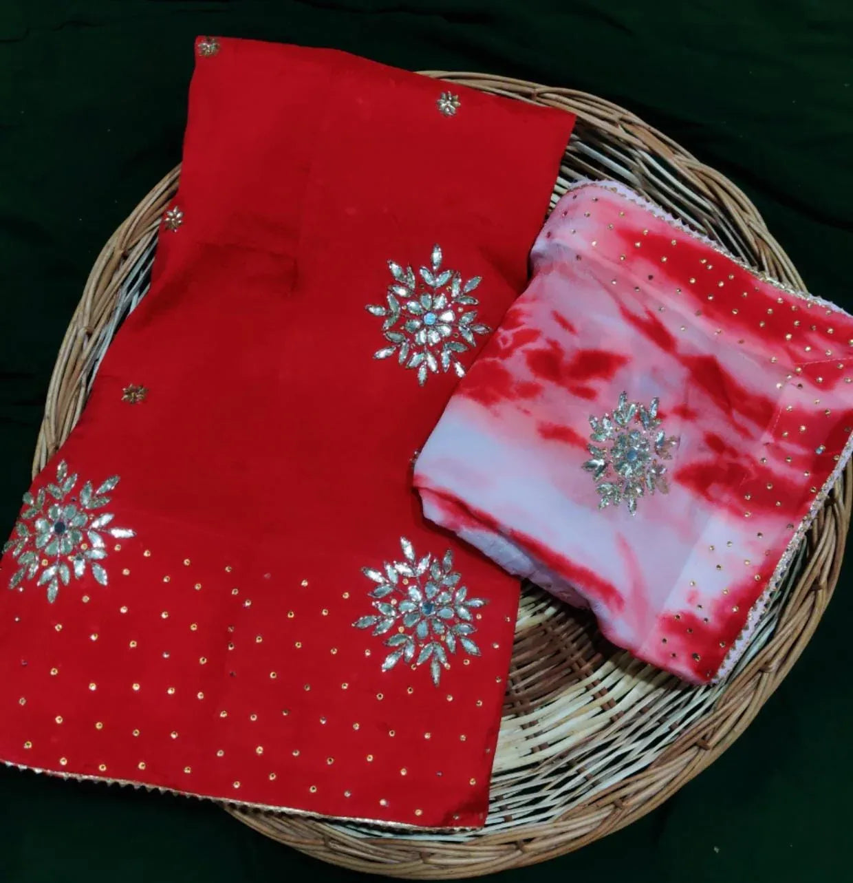 Beautiful Wedding Designer Shibori Batik Pure uppda Lehenga Chunni