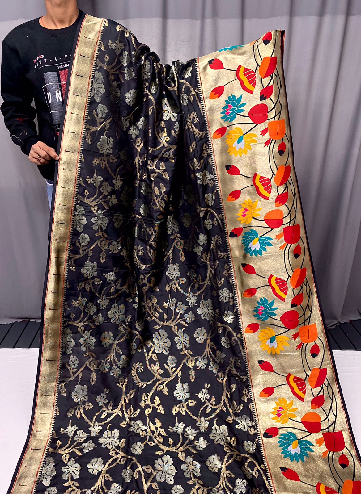 Beautiful Designer Geeta Pure Soft Paithani Silk Saree