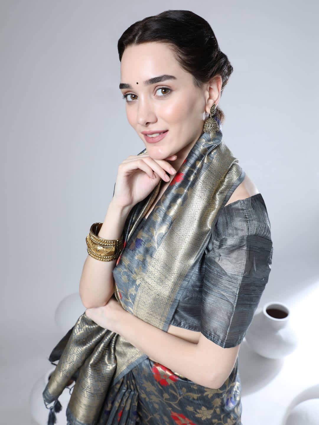 Beautiful Designer Tussar silk Jamdani Weaving Saree