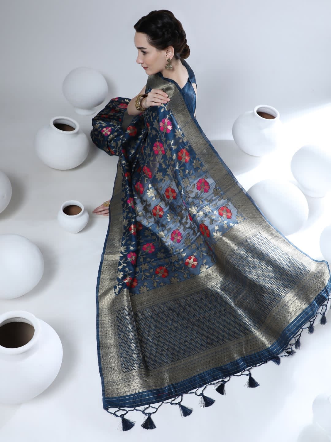 Beautiful Designer Tussar silk Jamdani Weaving Saree