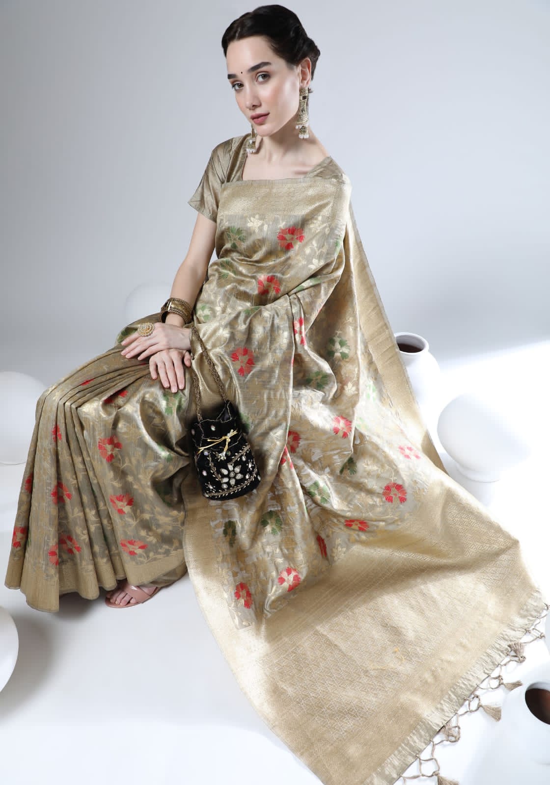 Beautiful Designer Tussar silk Jamdani Weaving Saree