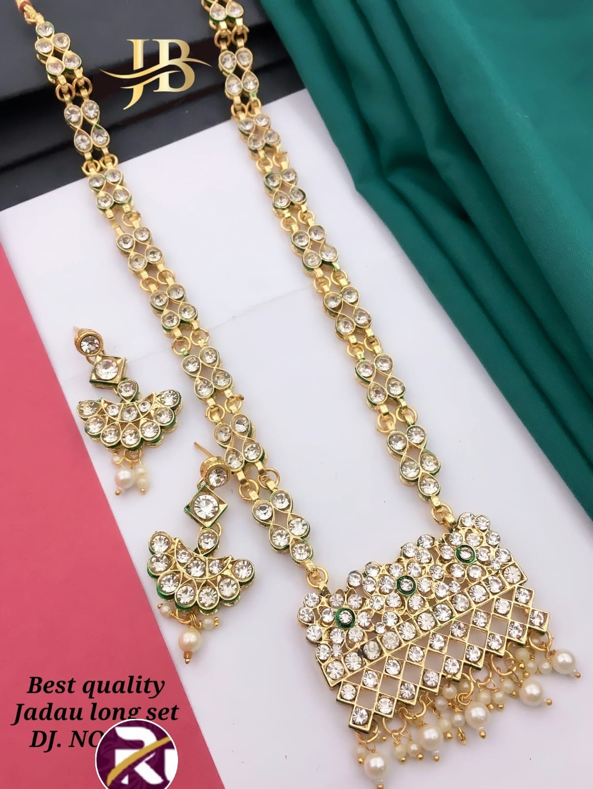 Beautiful Antique Designer Jauda Kundan Stone Jewellery Set with Earrings