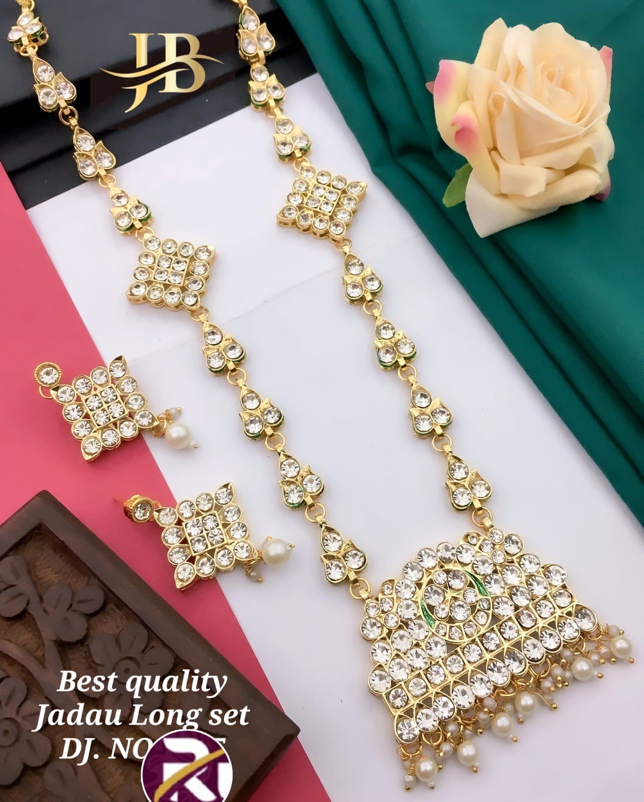 Beautiful Antique Designer Jauda Kundan Stone Jewellery Set with Earrings