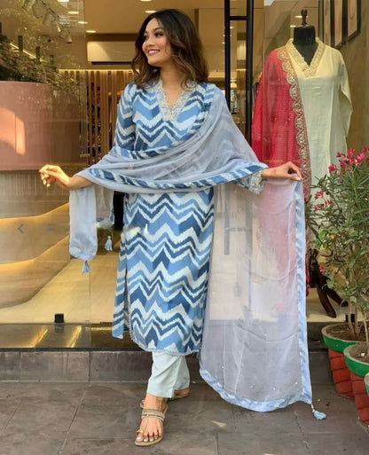 Beautiful Designer Maharaja Heavy Silk Salwar Suit
