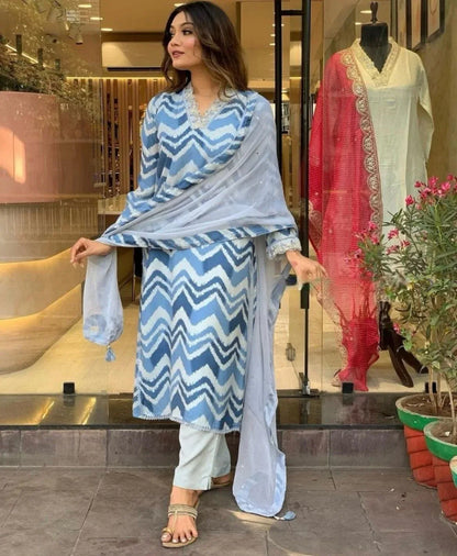 Beautiful Designer Maharaja Heavy Silk Salwar Suit
