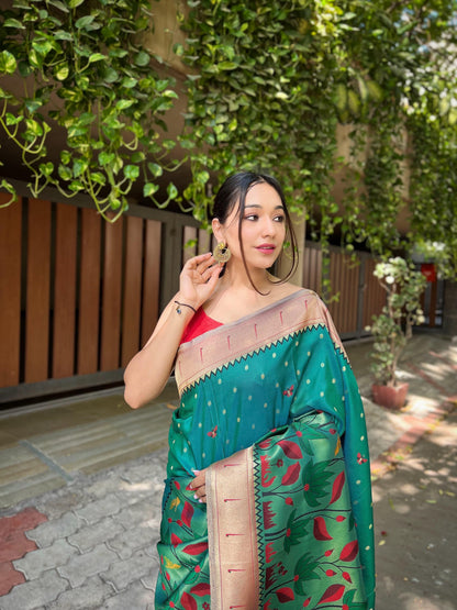Beautiful Designer Graceful Green Zari Woven Banarasi Silk Wedding Wear Saree With Blouse