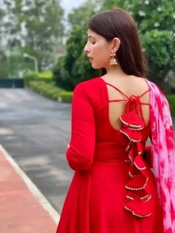 Beautiful Designer Reyon Gwon with Dupatta