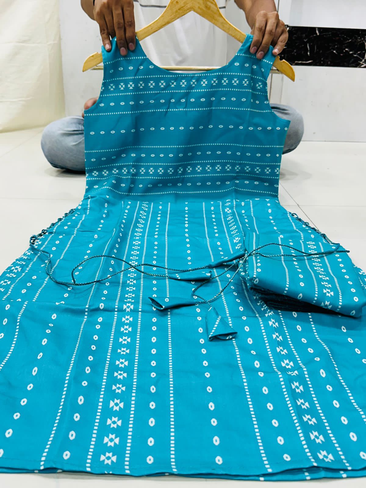 Beautiful Designer Cotton Sleev Less Kurti Pent Set