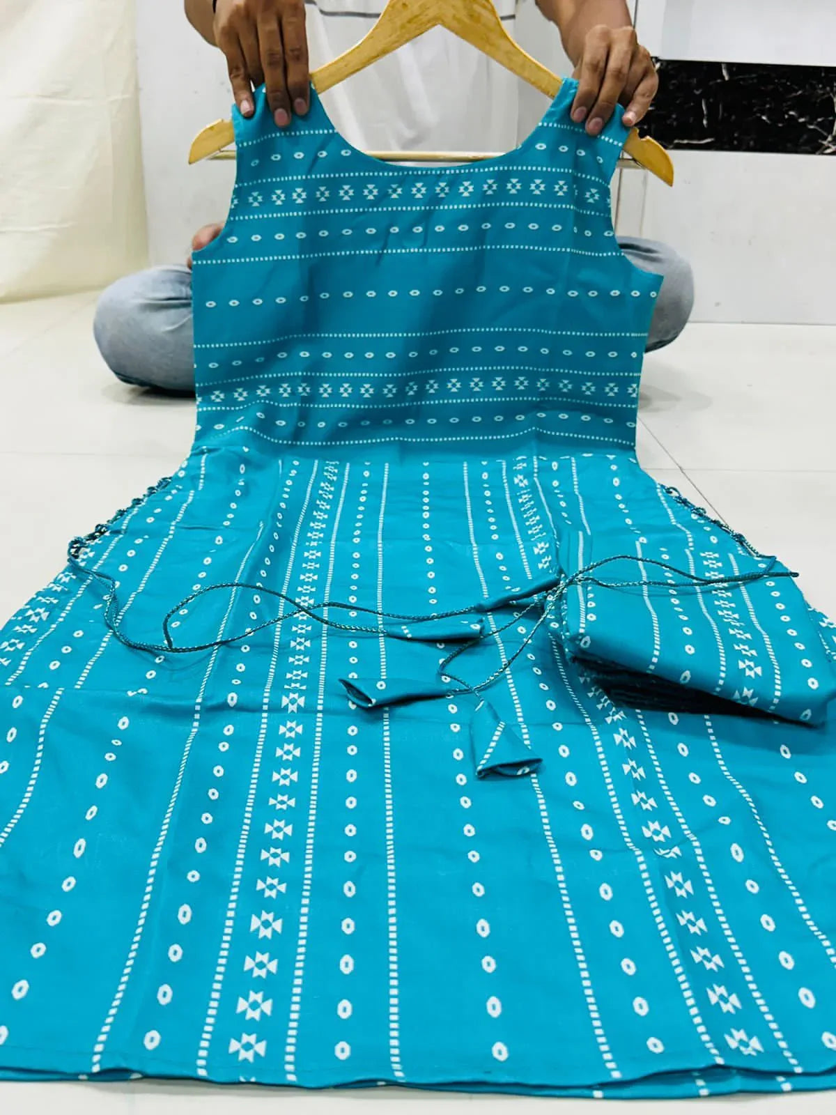 Beautiful Designer Cotton Sleev Less Kurti Pent Set