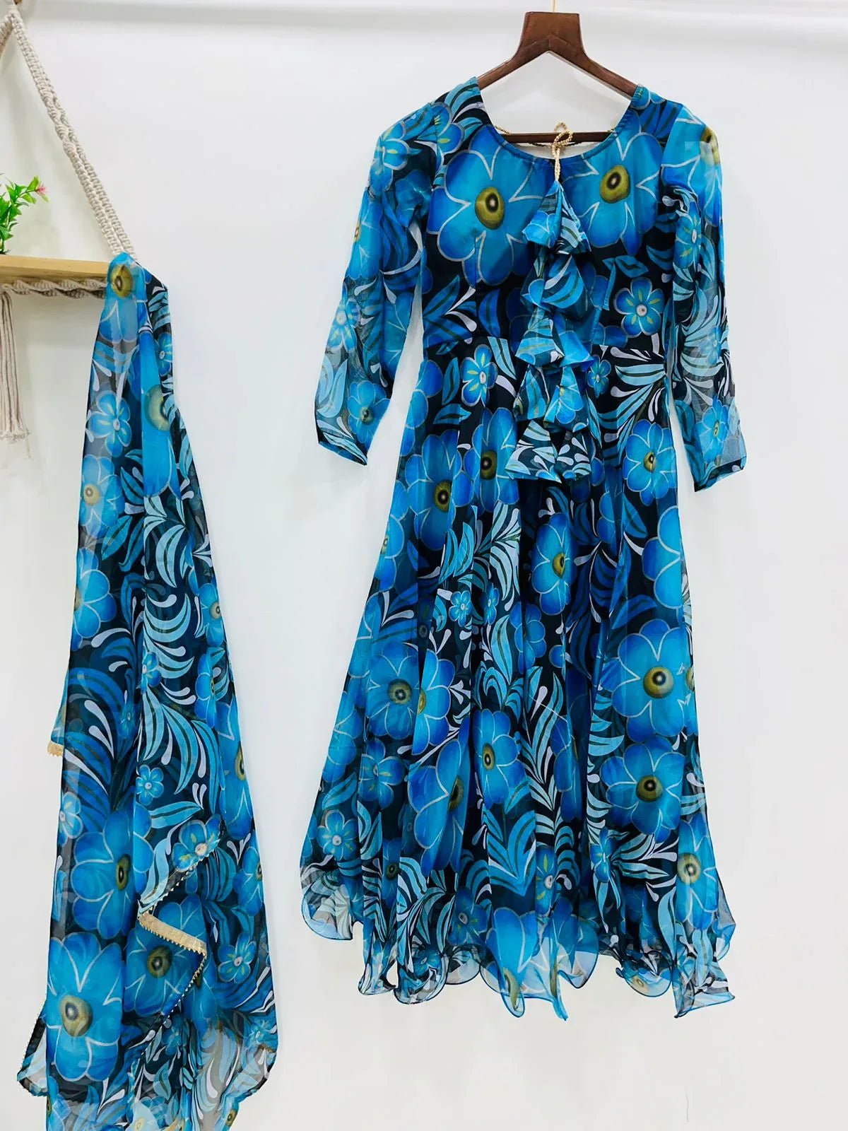 Beautiful Designer Party Wear Look Organza Taby Silk Gown