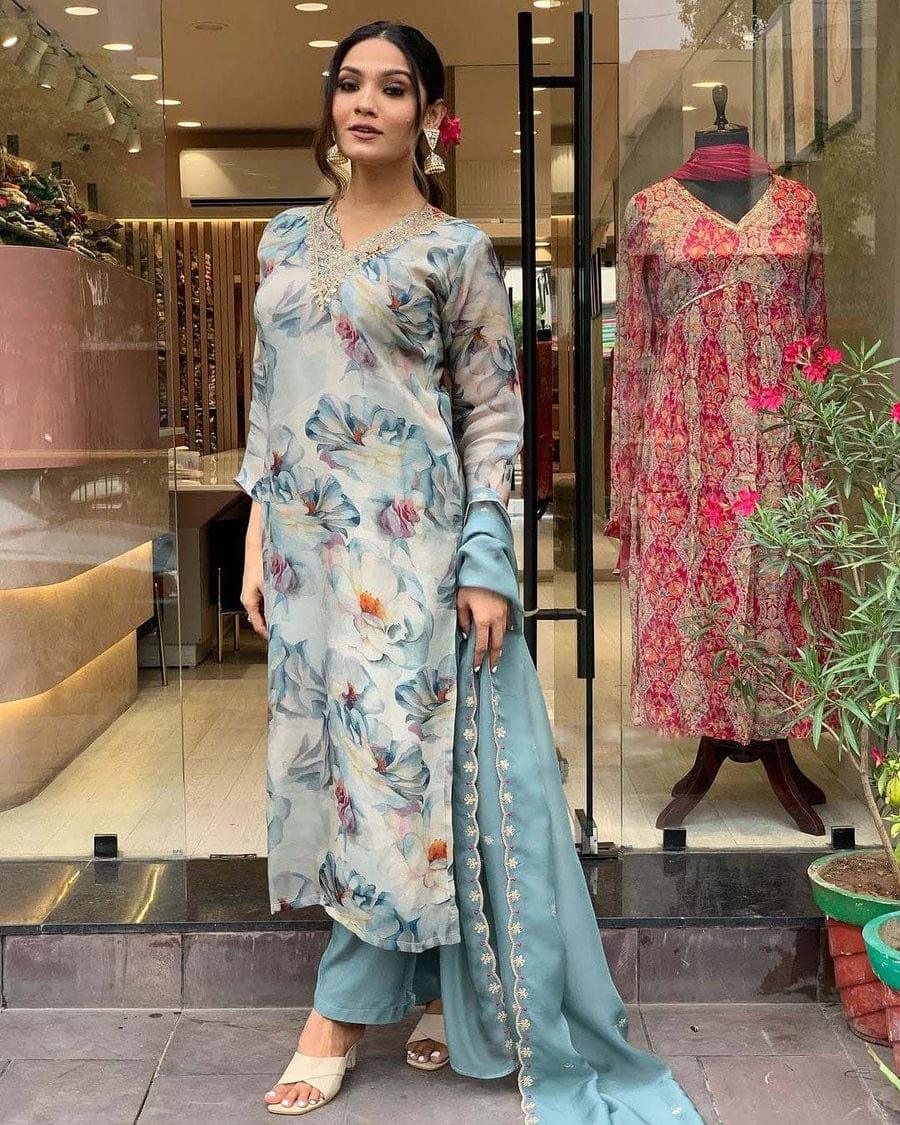 Beautiful Designer Soft Organza Salwar Suit