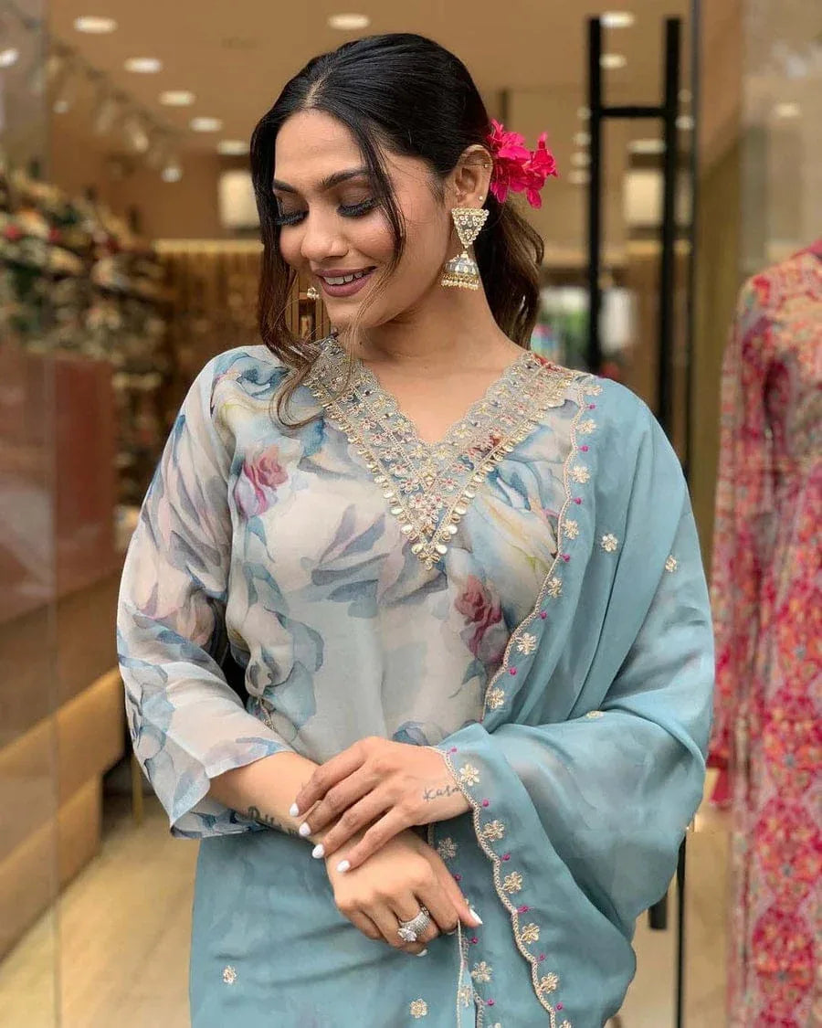 Beautiful Designer Soft Organza Salwar Suit