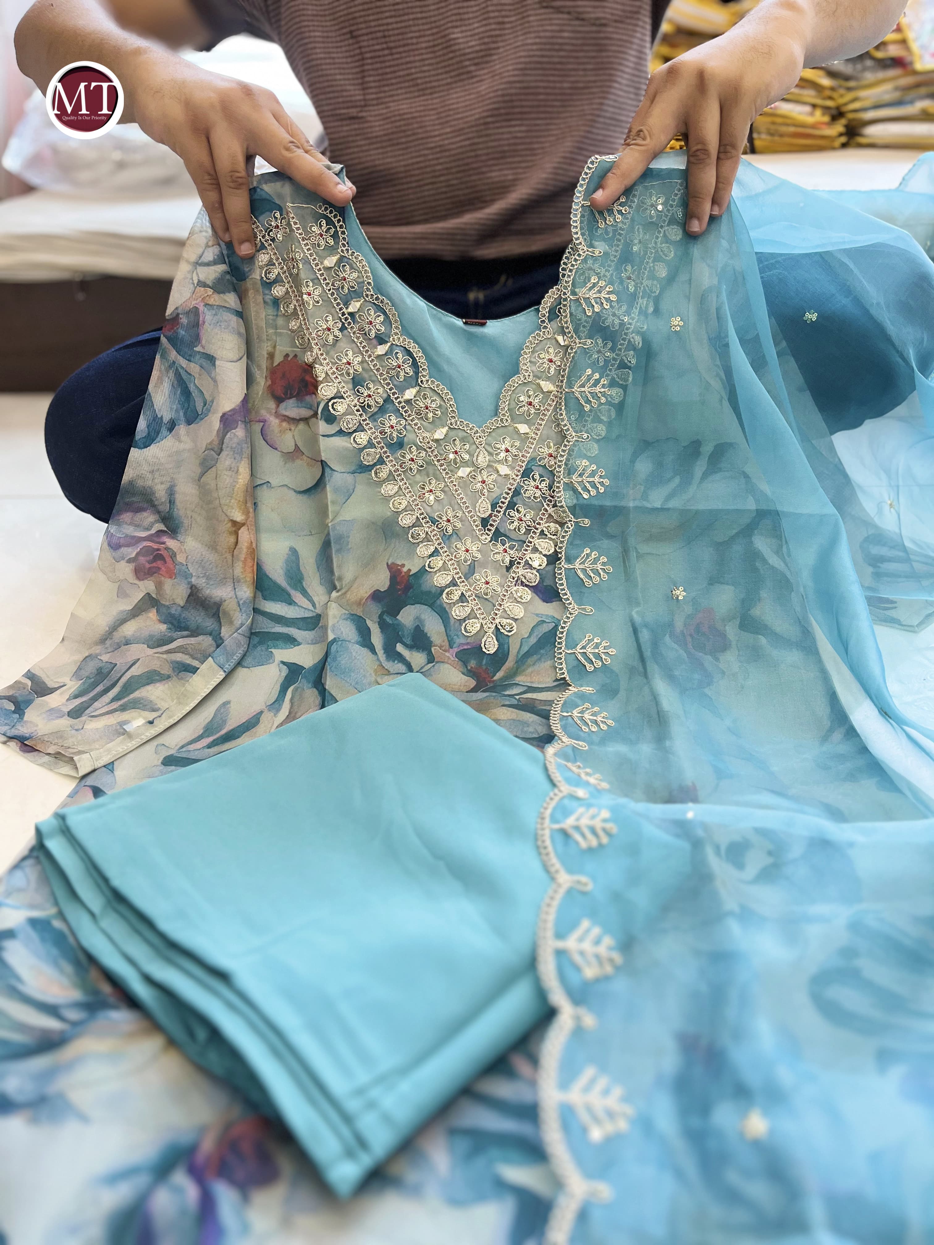 Beautiful Designer Soft Organza Salwar Suit