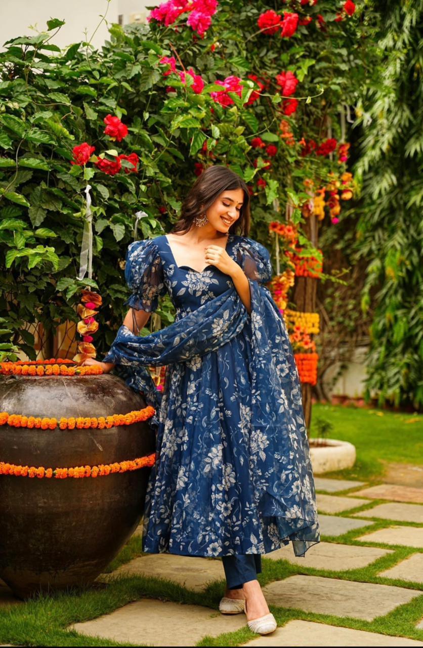 Beautiful Designer Party Wear Look Organza Taby Silk Gown