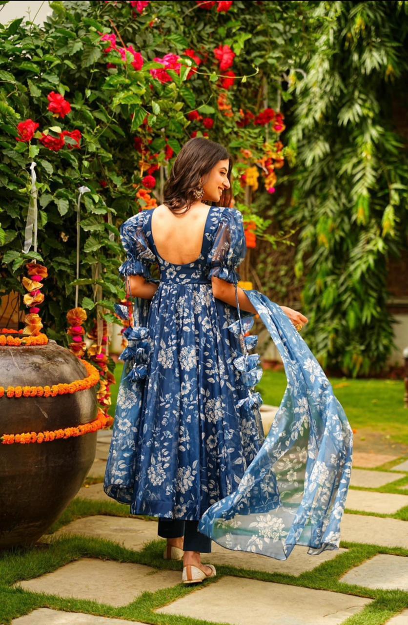 Beautiful Designer Party Wear Look Organza Taby Silk Gown