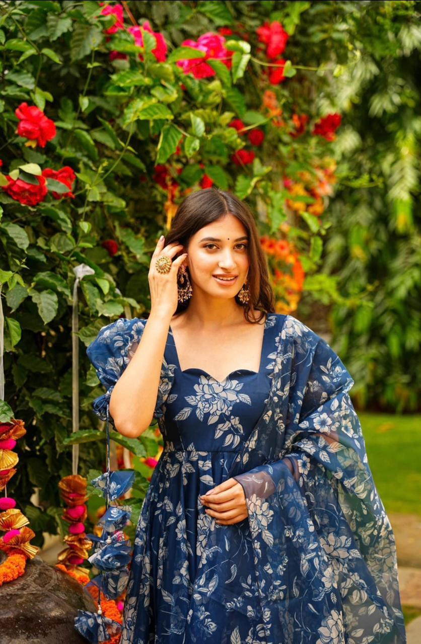 Beautiful Designer Party Wear Look Organza Taby Silk Gown