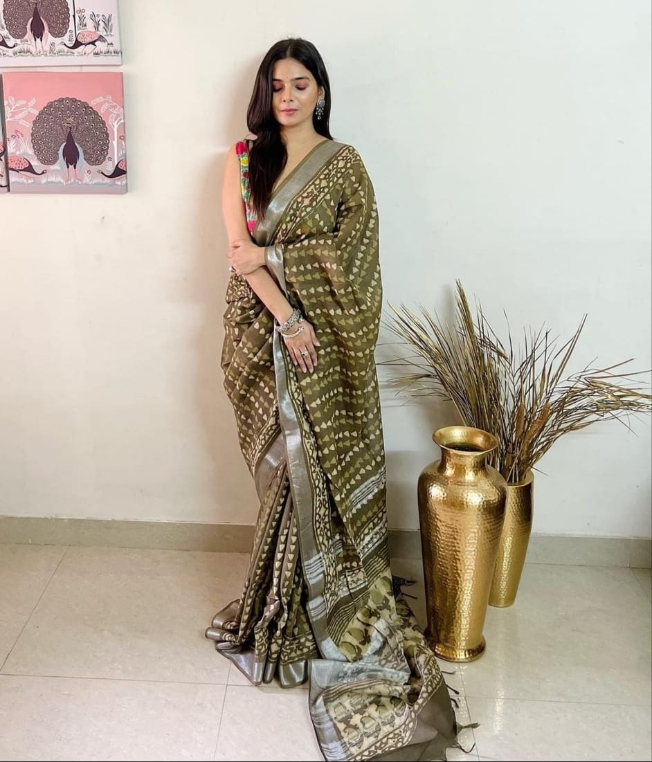 Beautiful Designer Soft Linen Cotton Saree Digital Print Saree