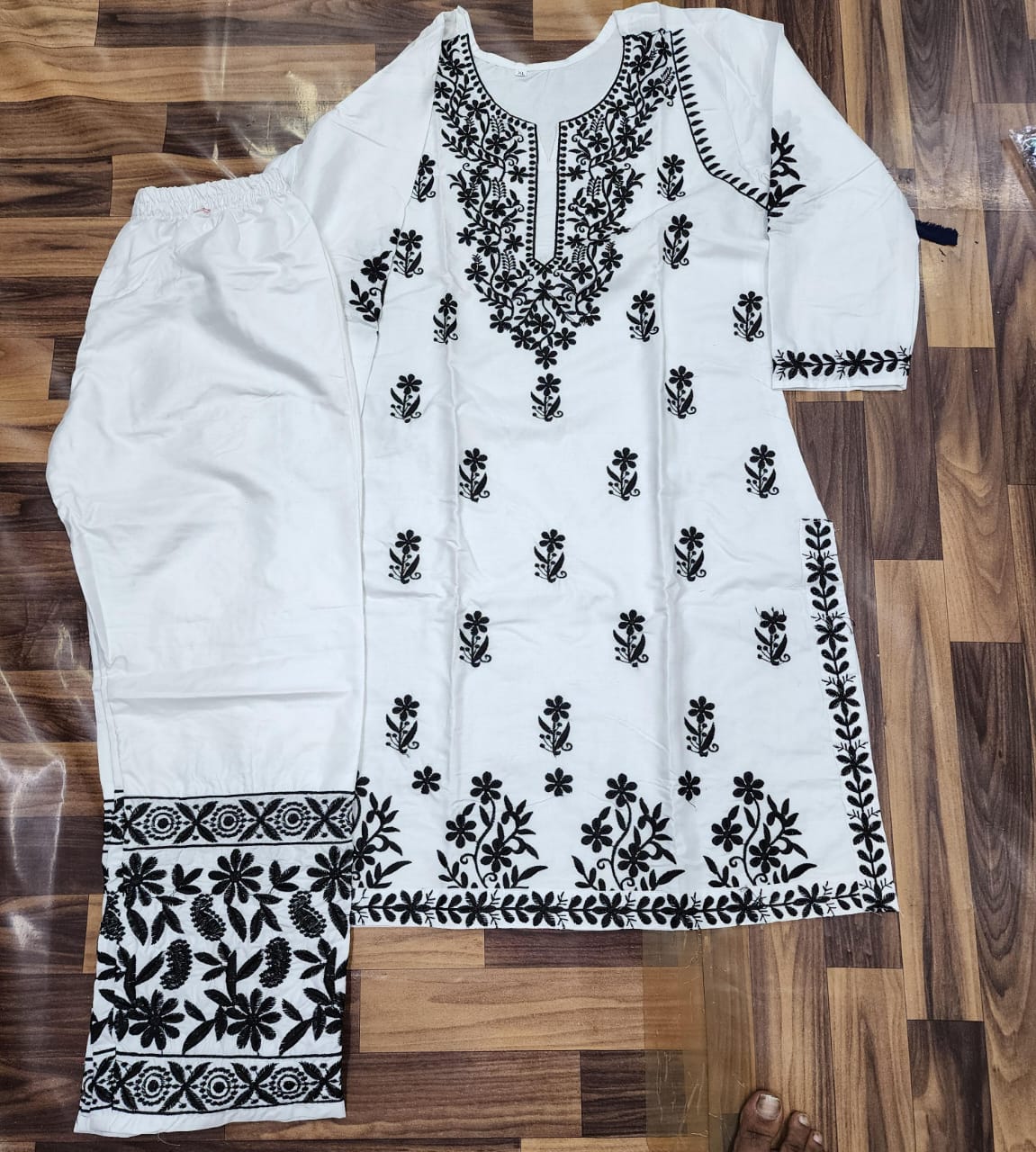 Beautiful Designer Chikankari Kurti Plazzo