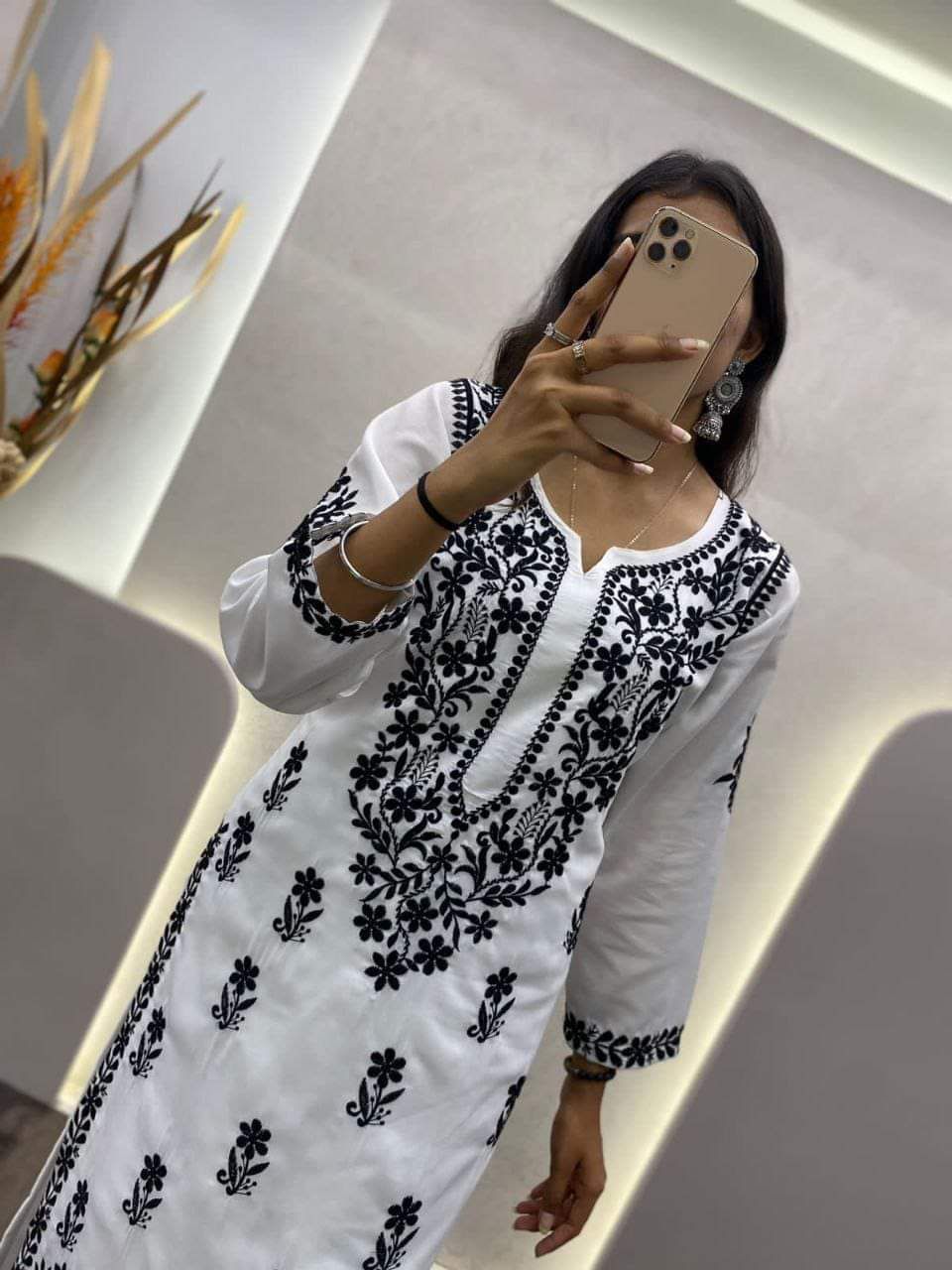 Beautiful Designer Chikankari Kurti Plazzo