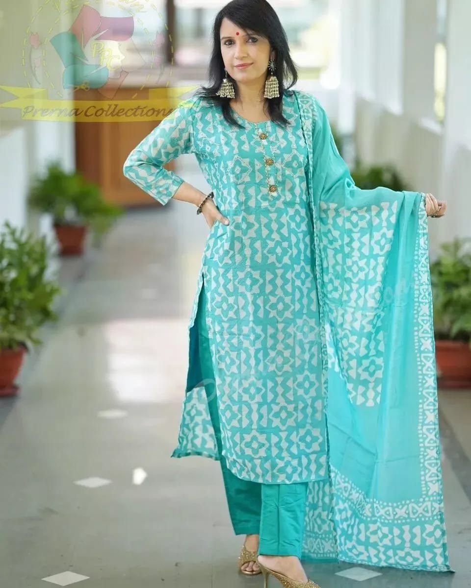 Beautiful Designer Heavy Rayon Cotton Kurti Pant With Dupatta Salwar Suit