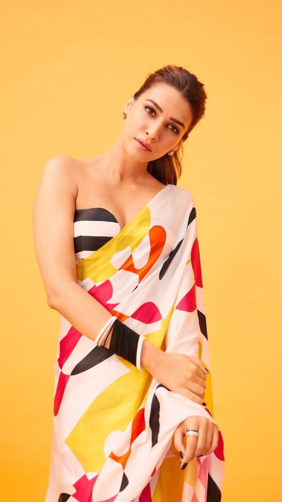 Beutiful Designer Flowers Special Gaji Look Saree