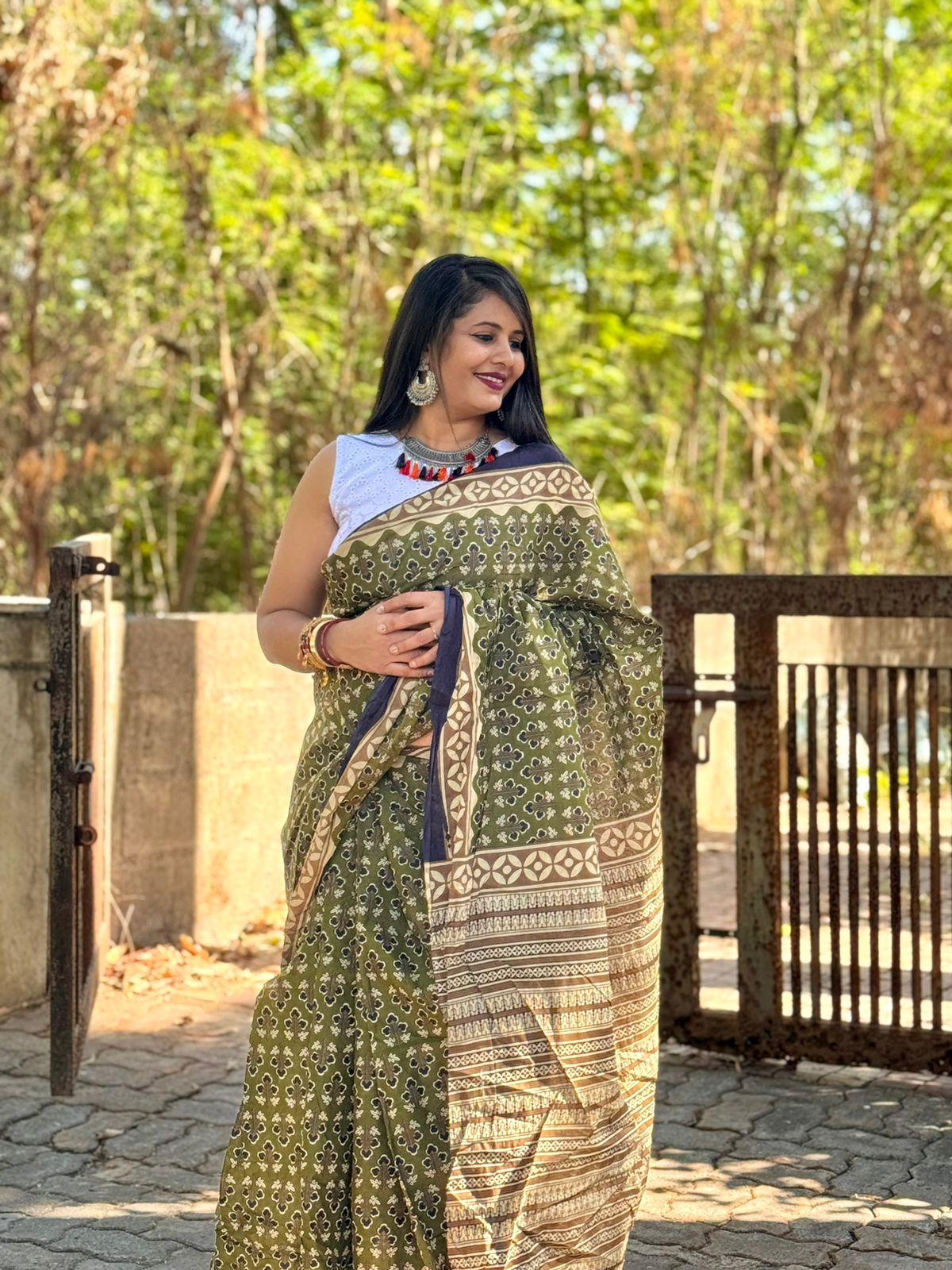 Beautiful Designer Pure Mulmul Cotton Gadhwal Saree