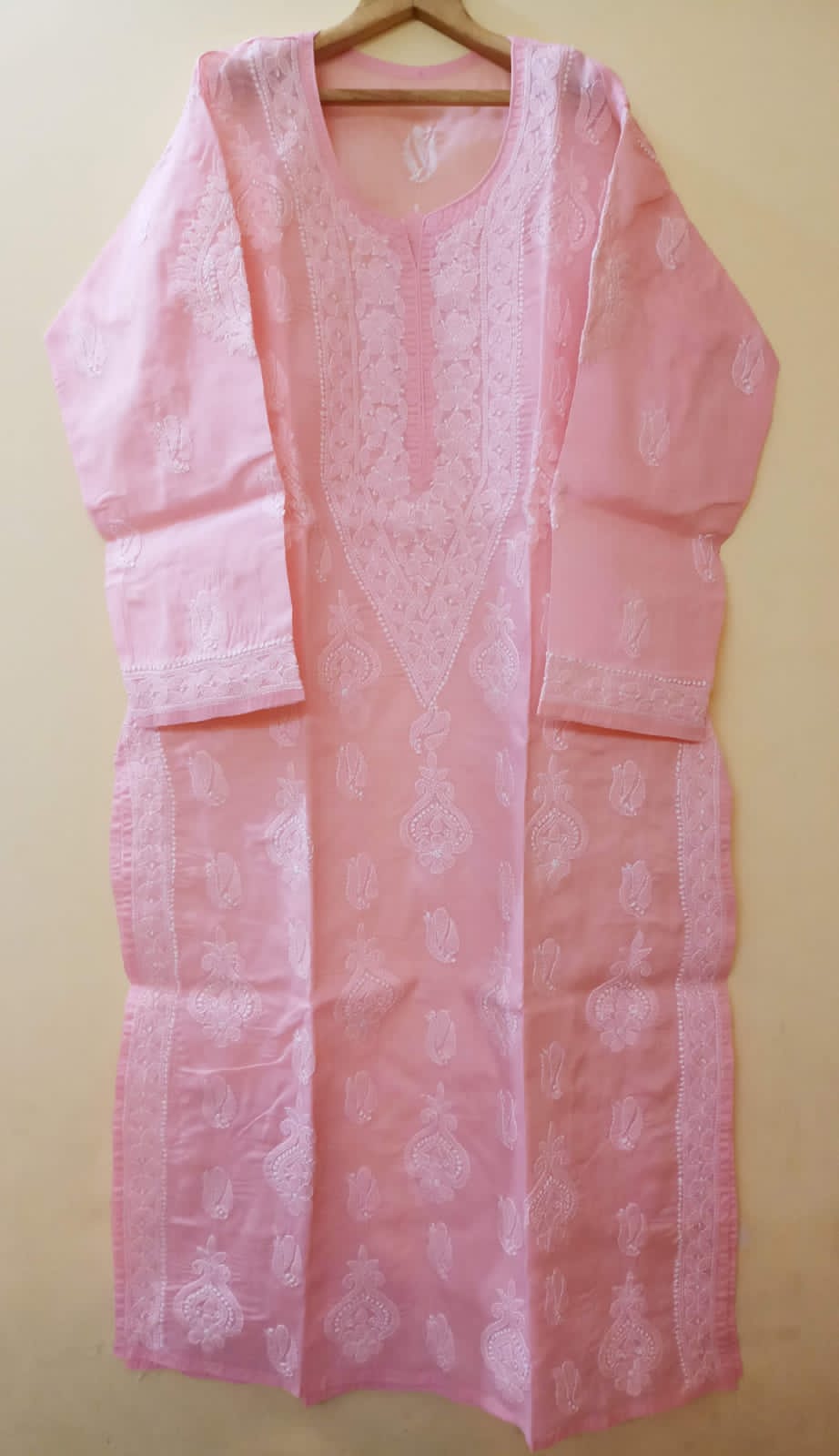 Beautiful Designer Lucknowi Chikankari Kurti