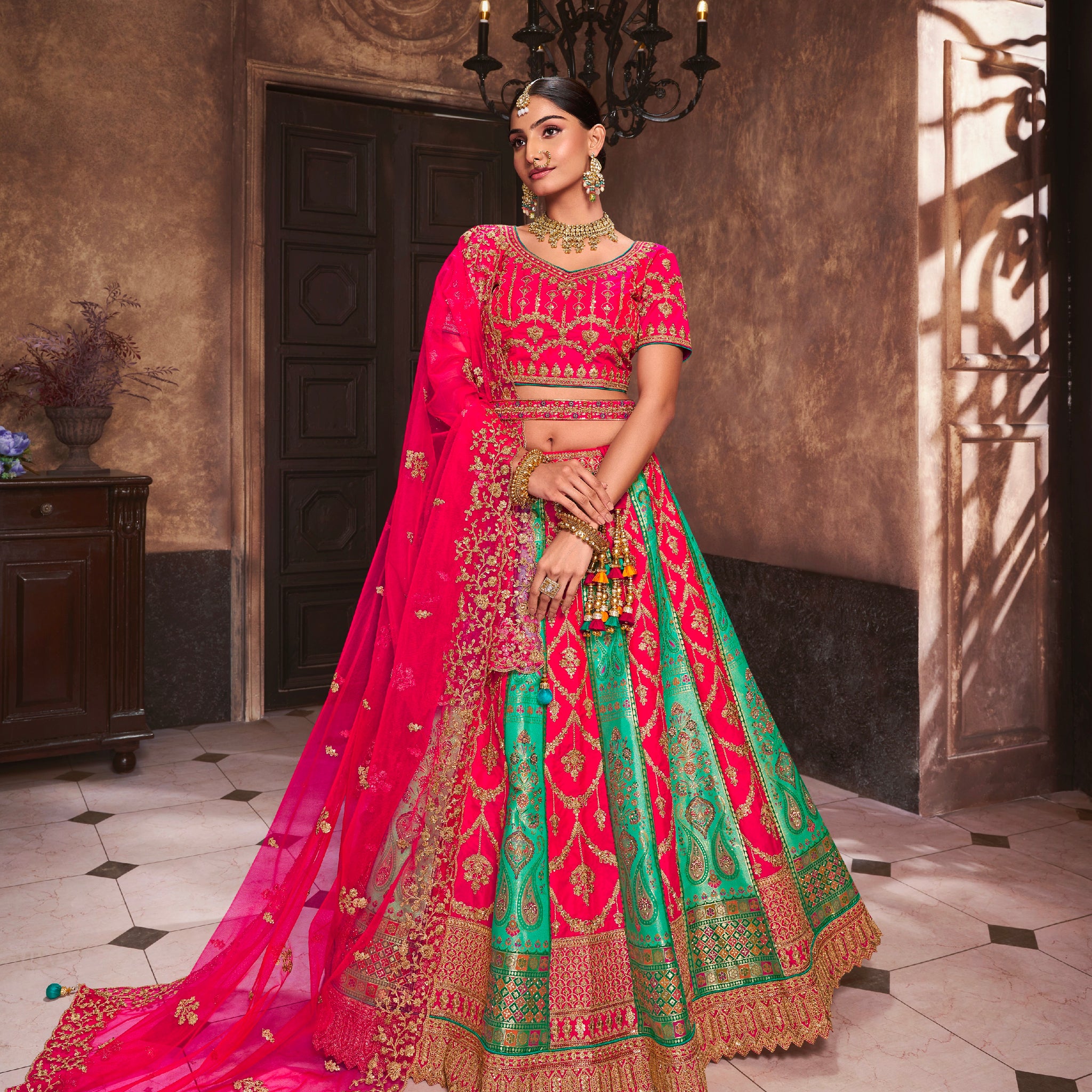 Beautiful Designer Wedding Wear Latest Bridal Lehenga Choli