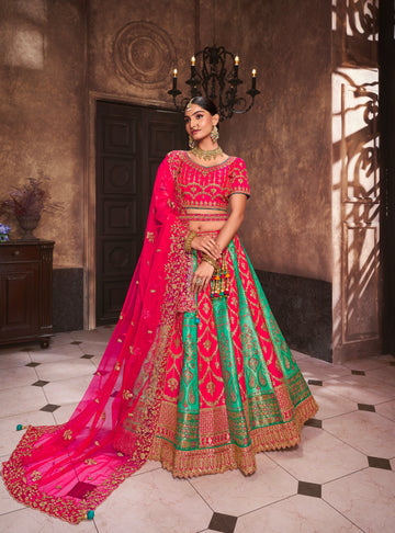 Beautiful Designer Wedding Wear Latest Bridal Lehenga Choli