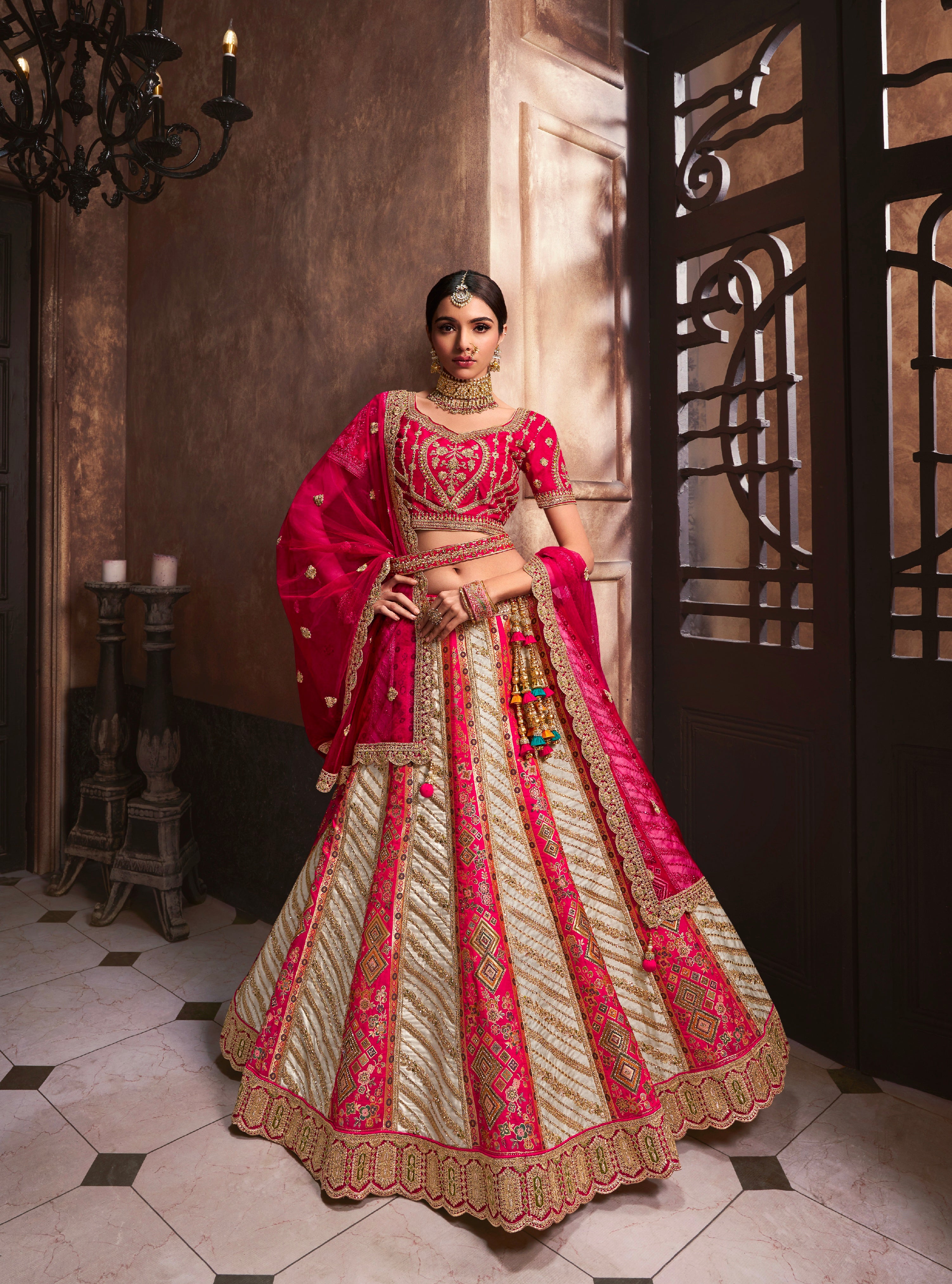 Beautiful Designer Wedding Wear Latest Bridal Lehenga Choli