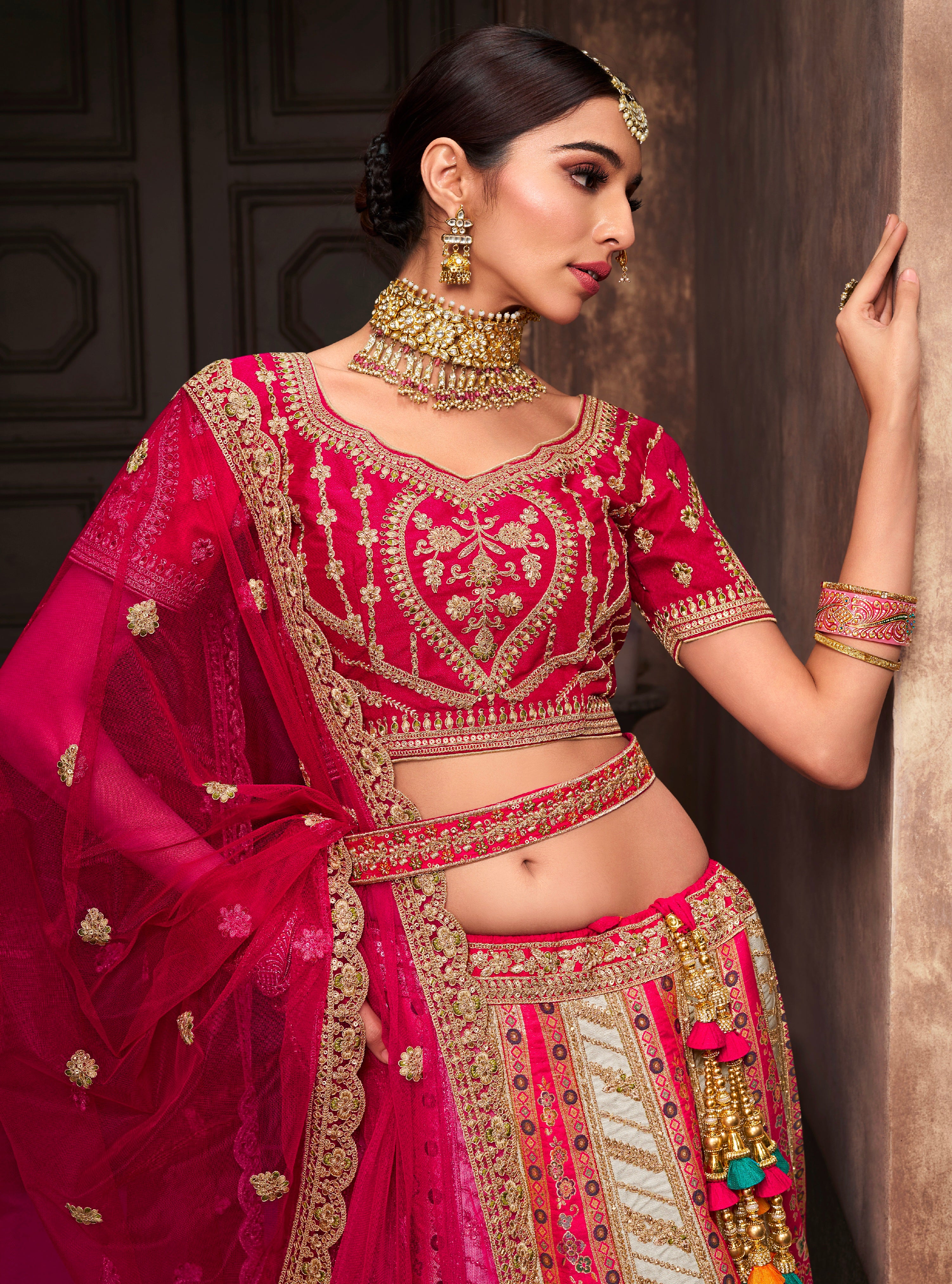 Beautiful Designer Wedding Wear Latest Bridal Lehenga Choli