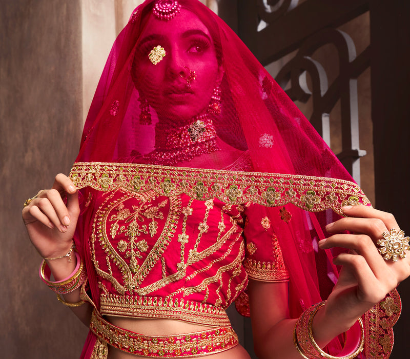 Beautiful Designer Wedding Wear Latest Bridal Lehenga Choli