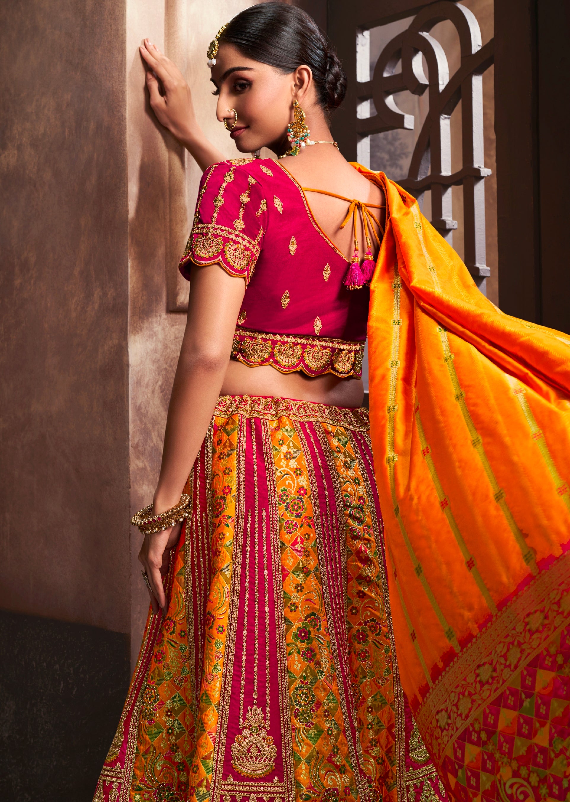 Beautiful Designer Wedding Wear Latest Bridal Lehenga Choli