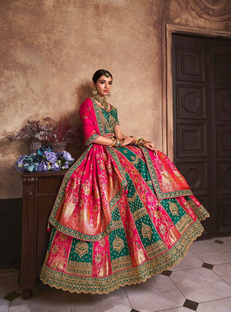 Beautiful Designer Wedding Wear Latest Bridal Lehenga Choli
