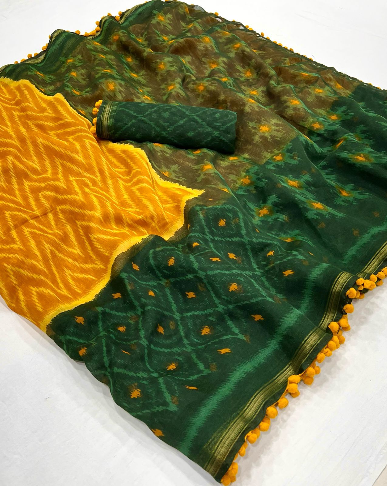 Beautiful Designer Summer Special Mul Mul Cotton With Pum Pum Saree