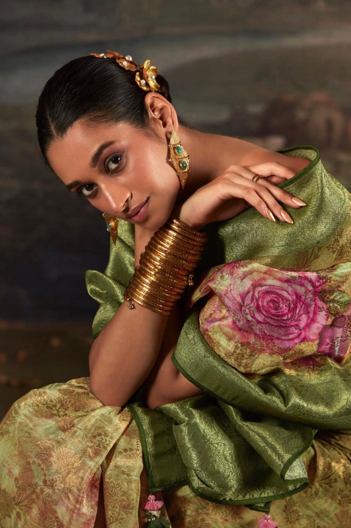 Beautiful Designer Wedding Wear Pure Zari Linen With Floral Print Saree