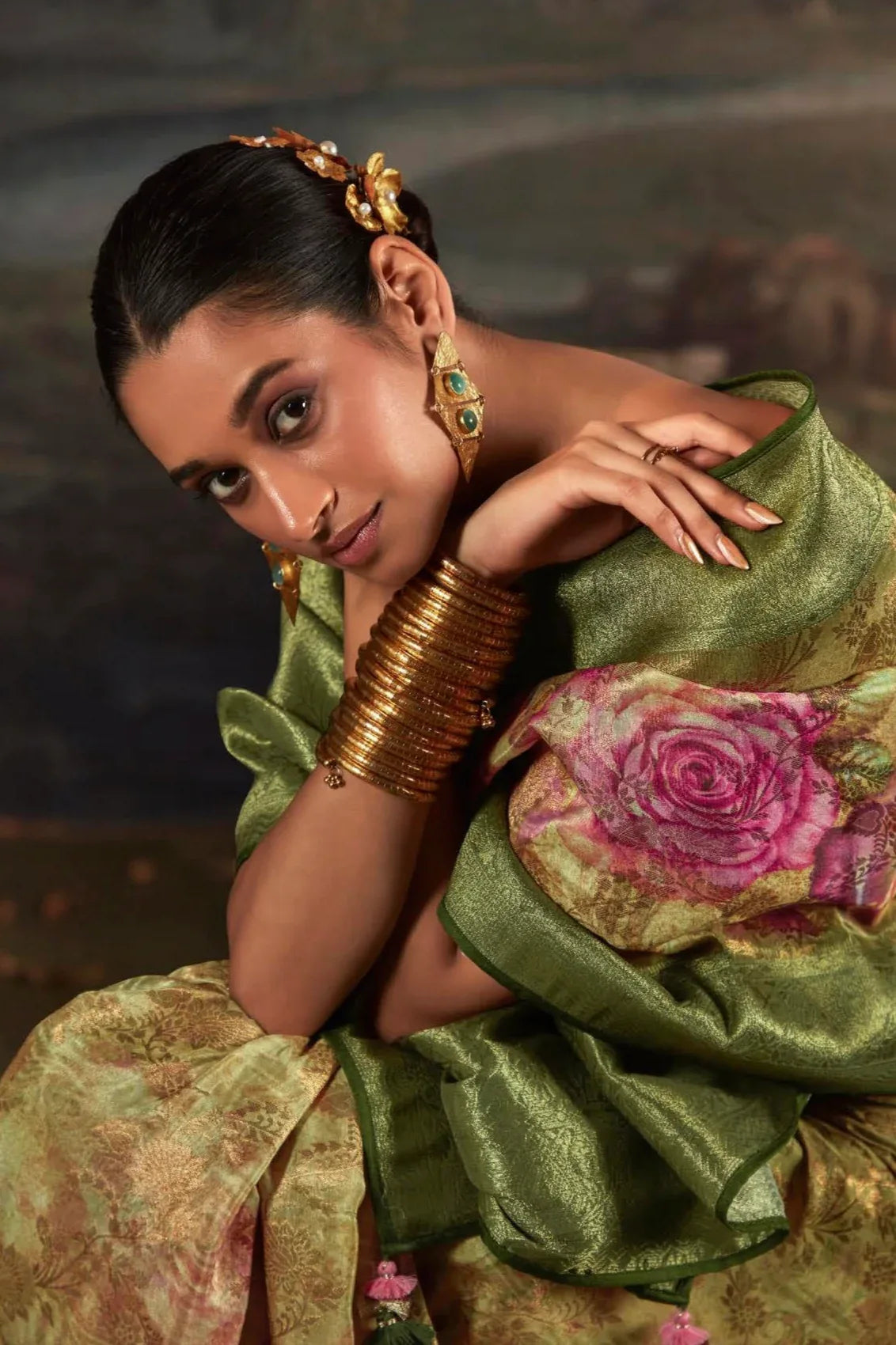 Beautiful Designer Wedding Wear Pure Zari Linen With Floral Print Saree