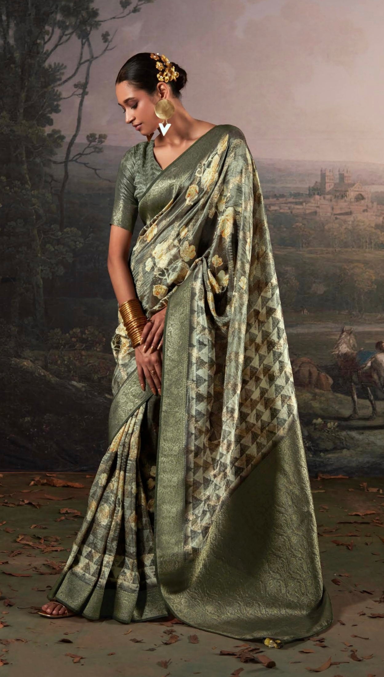 Beautiful Designer Wedding Wear Pure Zari Linen With Floral Print Saree