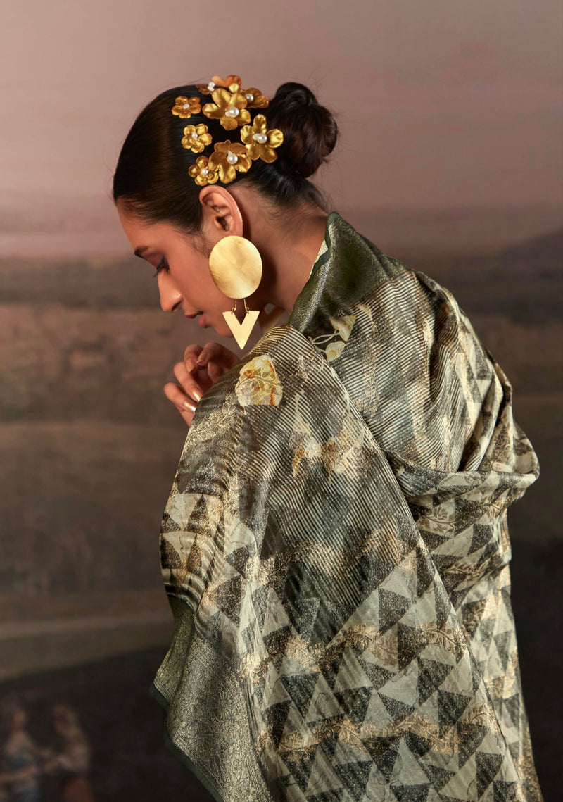 Beautiful Designer Wedding Wear Pure Zari Linen With Floral Print Saree