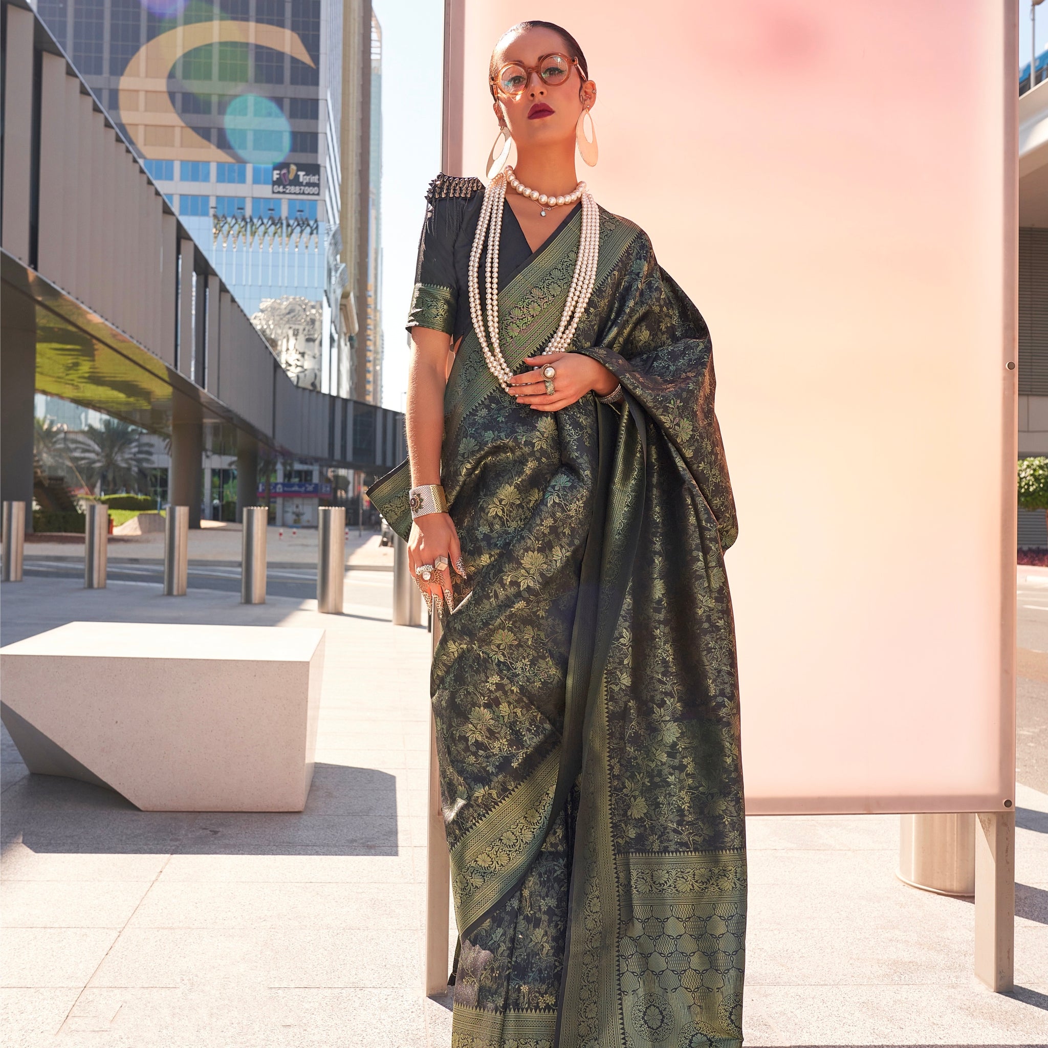 Beautiful Designer Traditional Wear Handloom Weaving Saree