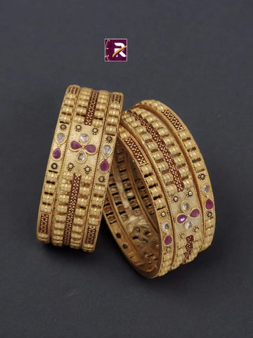 Beautiful Designer Superhit Brass High Gold Antique 6 Pcs Bangles